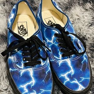 Women’s size 9 Vans